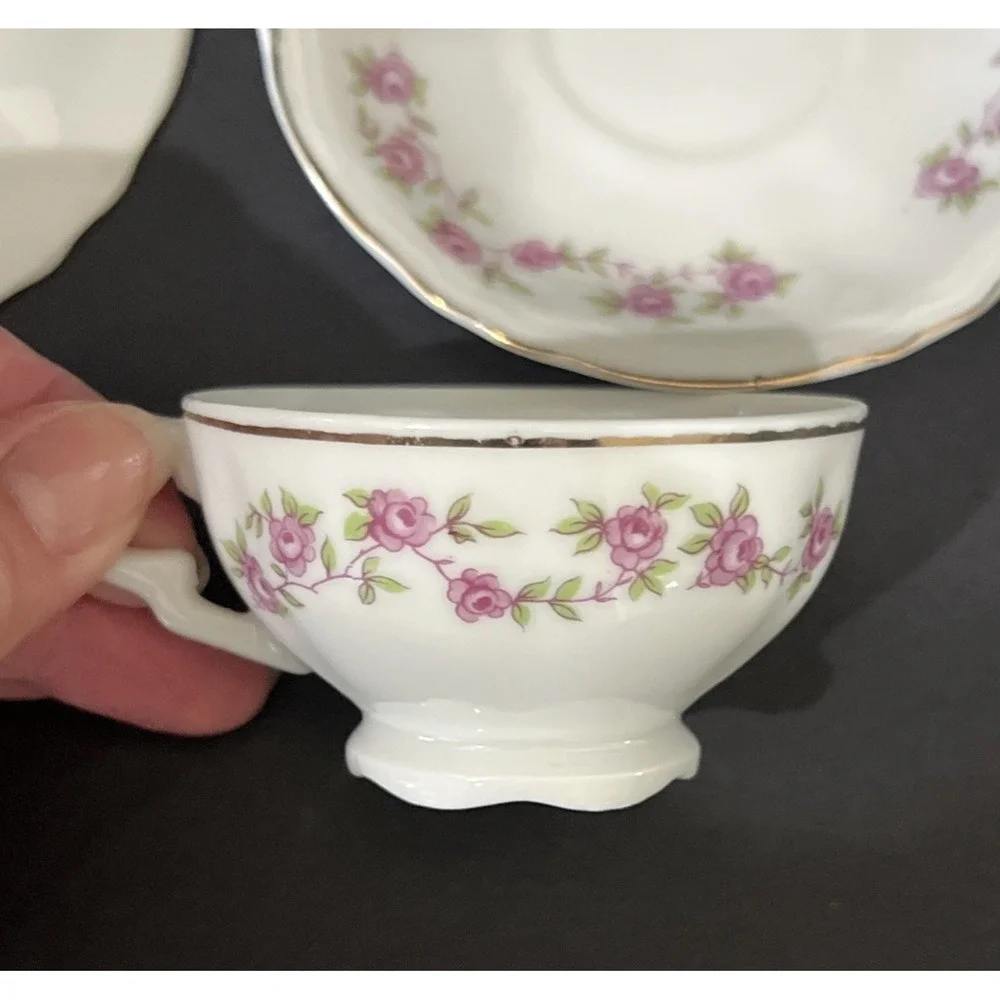 Vintage Purple Rose Footed Porcelain Tea Cup And Saucer Set With Gold‎ Trim Set